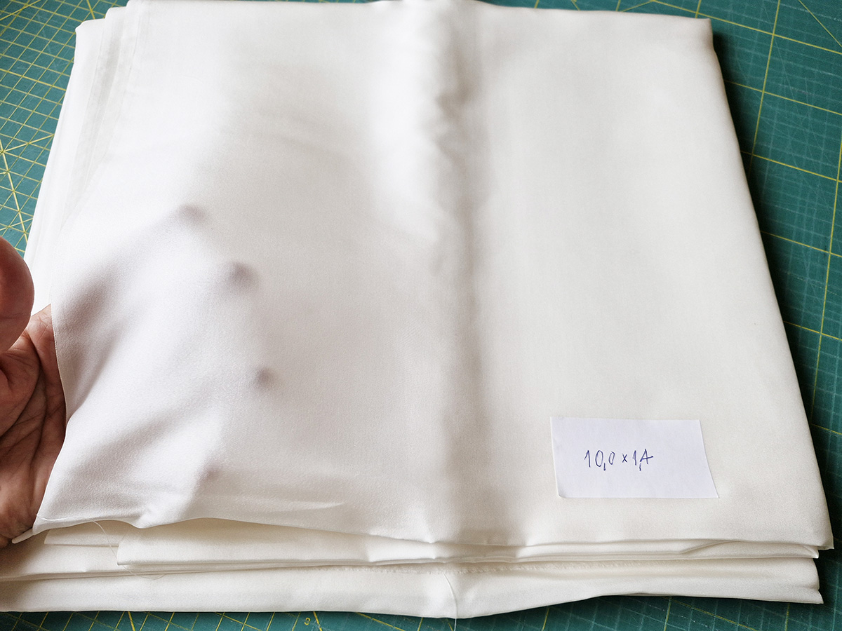Siid, läikega valge, mitteläbipaistev L 140 cm x 10 m