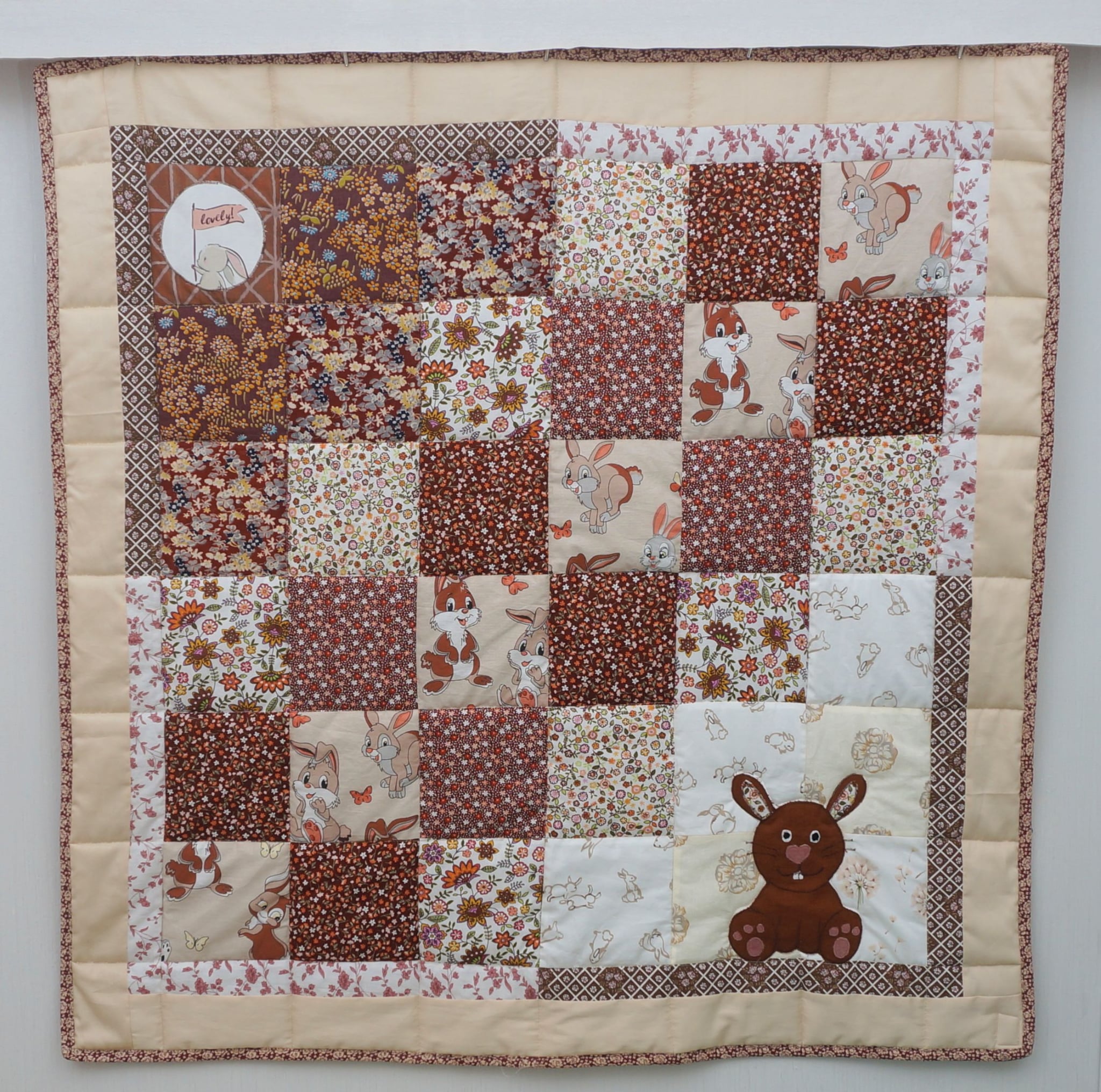 Beebitekk pruunjänesega (100 x 100 cm)