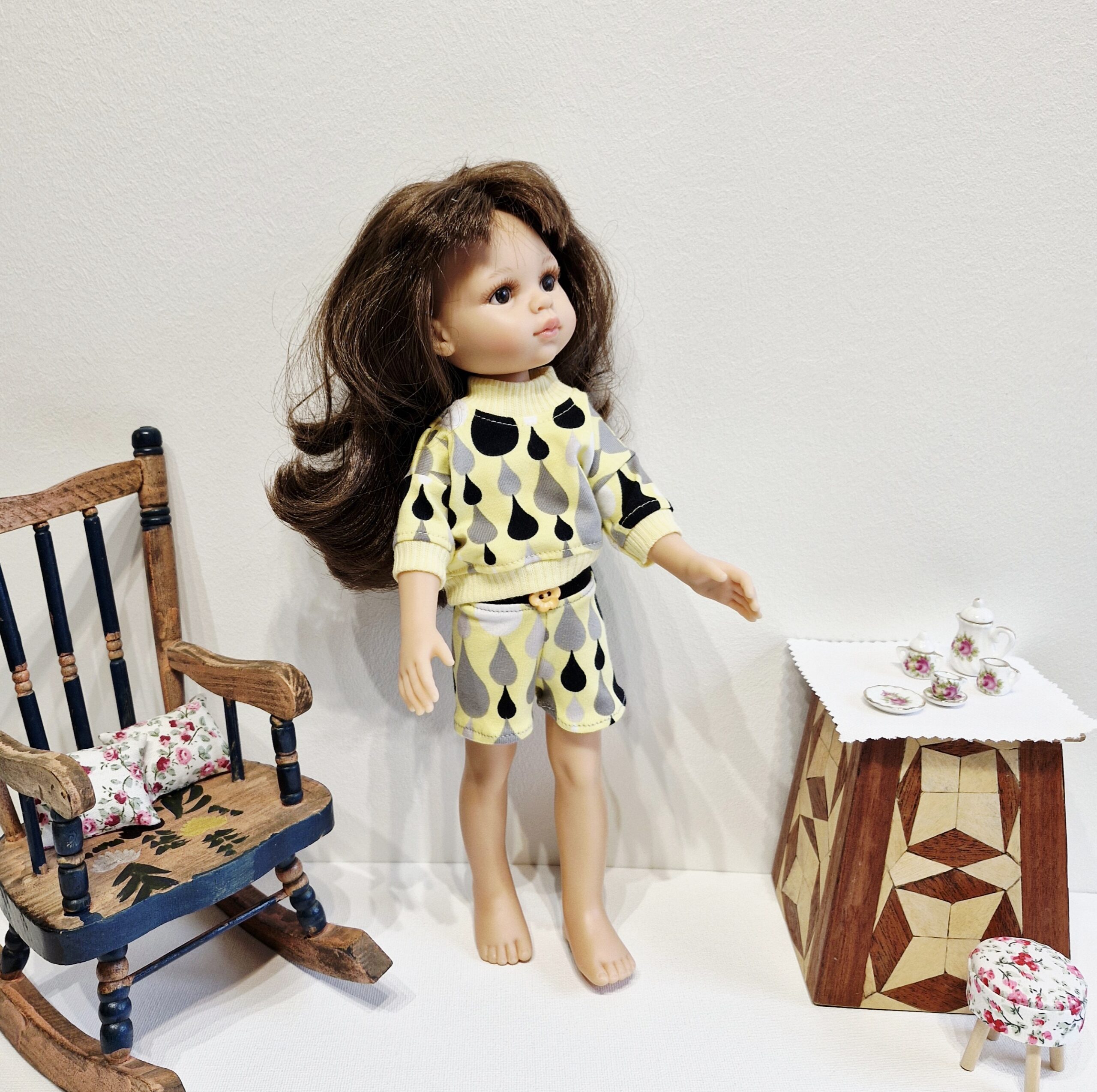 32 cm Paola Reina doll clothes, blouse and shorts