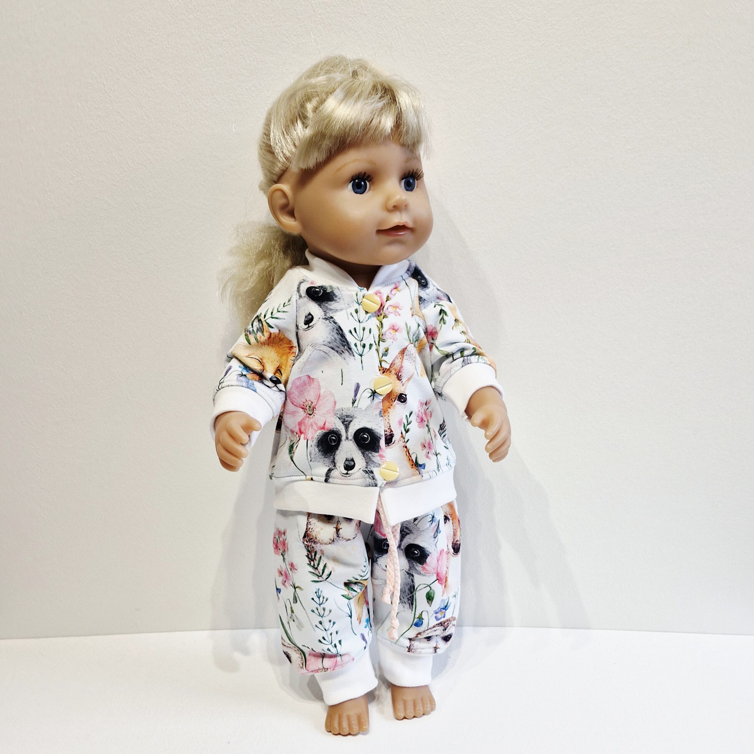 Doll clothes for 43–48 cm dolls: trousers and jacket (animal theme)