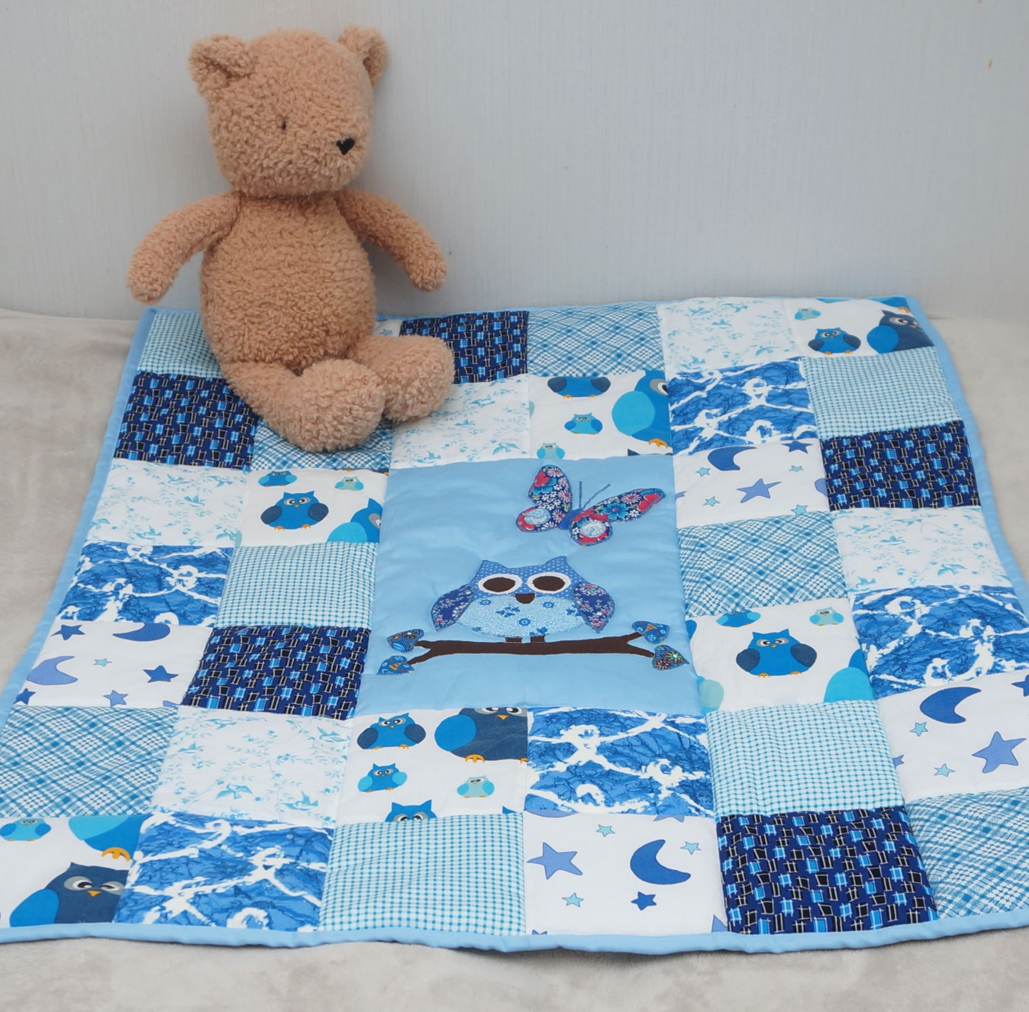 617 Baby Quilt/Patchwork Blanket with an Owl (95 x 80 cm), Blue